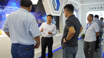 清华大学李晓东教授到爱彼爱和考察交流