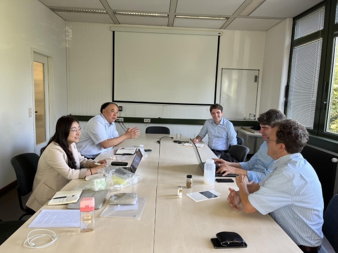 爱彼爱和集团总裁王蕴宏博士访问德国汉堡工业大学