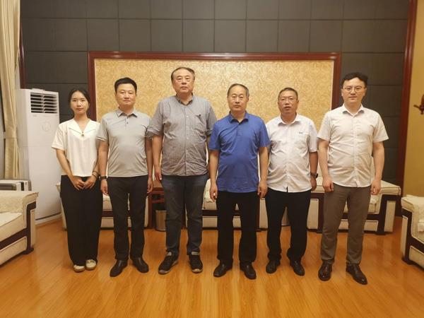 爱彼爱和集团总裁王蕴宏一行参访河南省襄城县